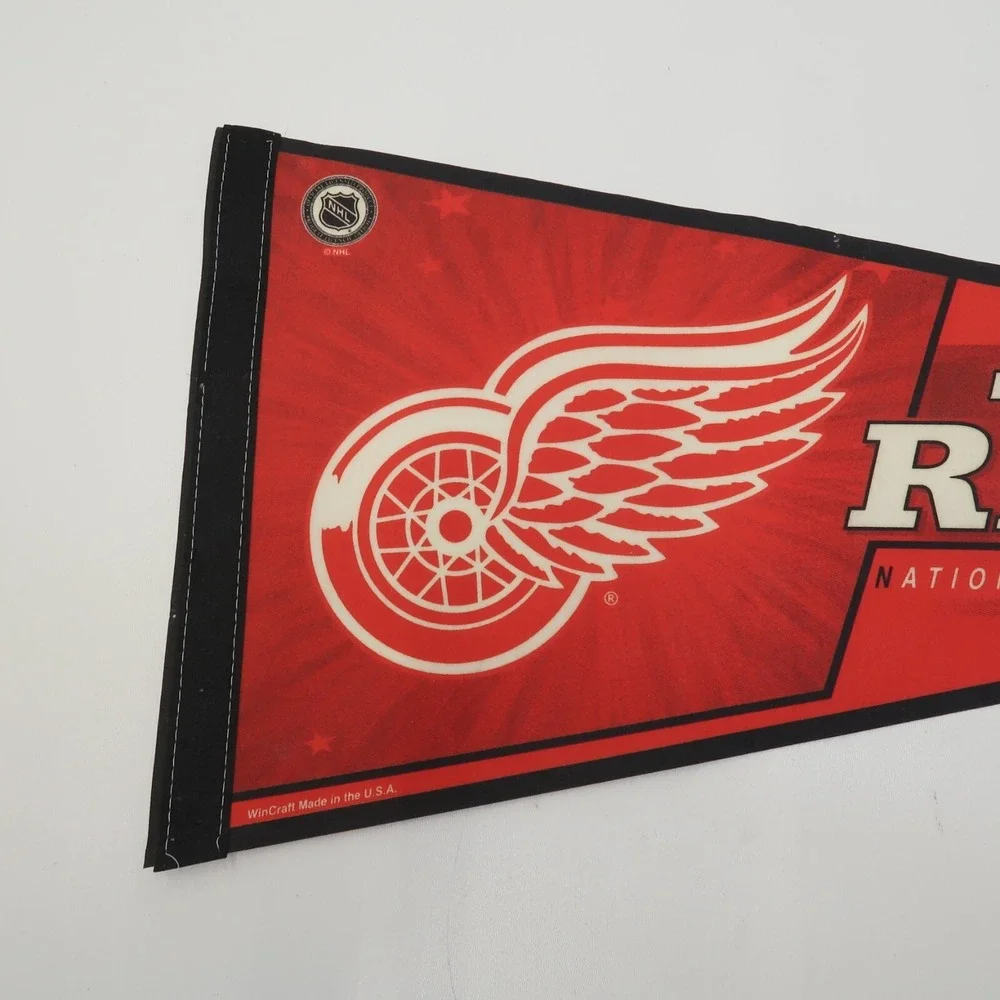 Vintge Detroit Red Wings Hockey Felt Pennant NHL National Hockey League